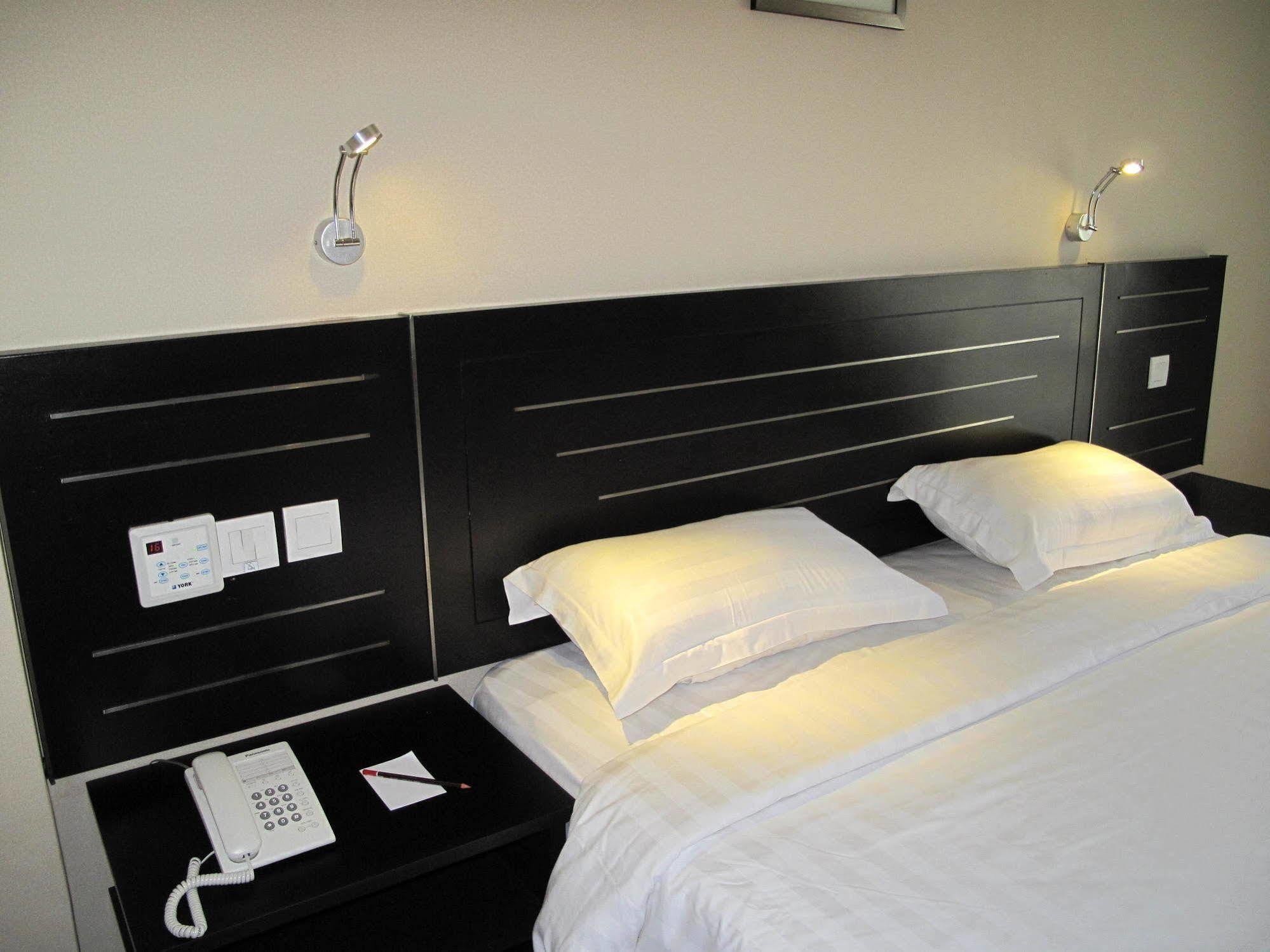 ลาบุก โฮเต็ล Hotel ซันดากัน ภายนอก รูปภาพ