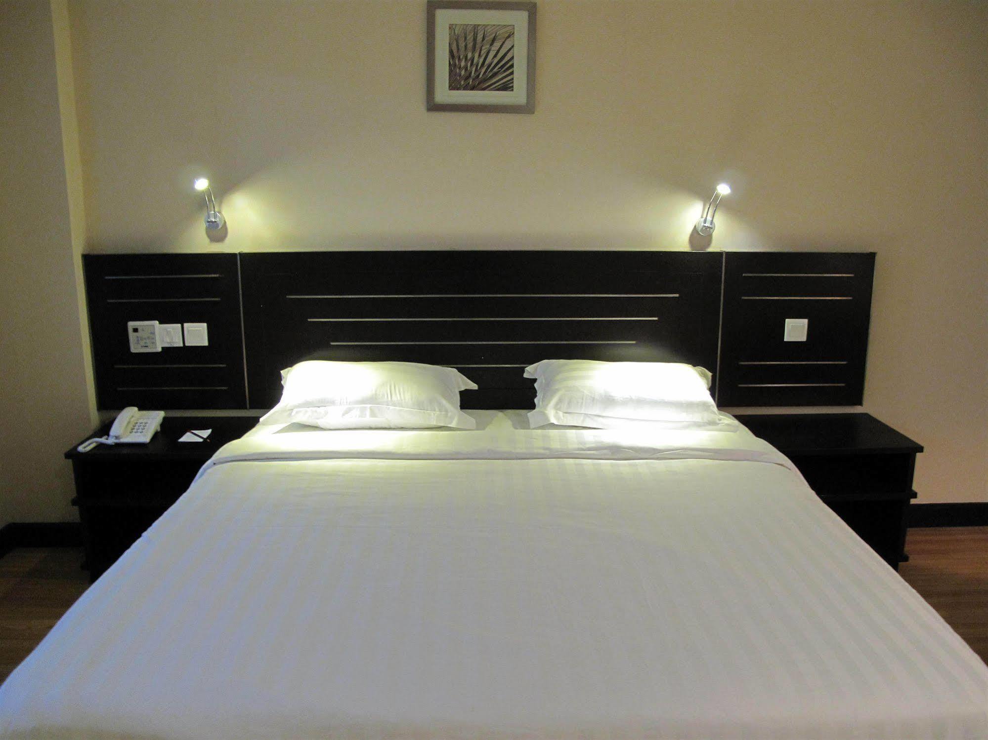ลาบุก โฮเต็ล Hotel ซันดากัน ภายนอก รูปภาพ