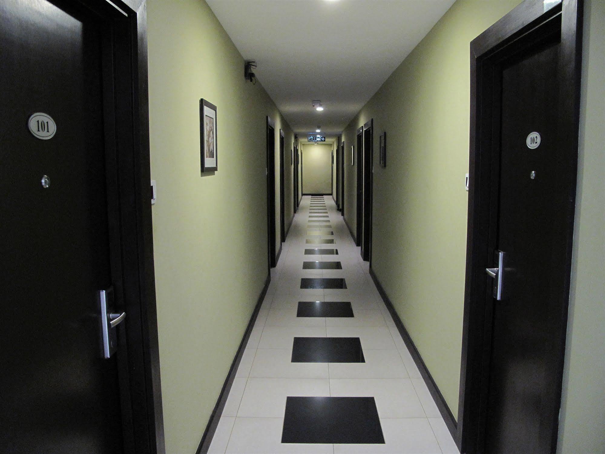 ลาบุก โฮเต็ล Hotel ซันดากัน ภายนอก รูปภาพ